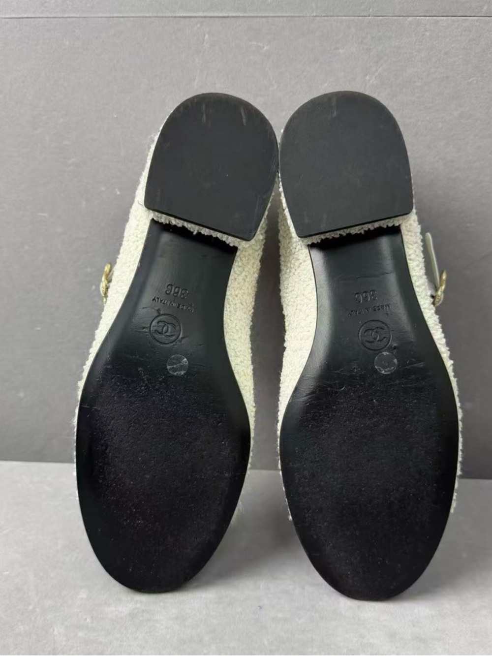 Authentic CHANEL White Tweed Mary Jane Flats with Black Patent Cap Toe - Picture 5 of 5